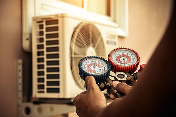 Professional Hvac technician working in Lake Helen, FL